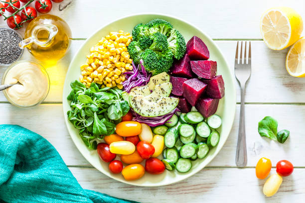 Mediterranean bowl with greens and chickpeas